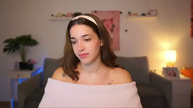 kissie cat online show from September 2025 01:16:02 PM