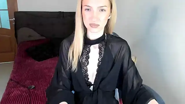 AndrianaBelle online show from November 2025 06:28:02 PM