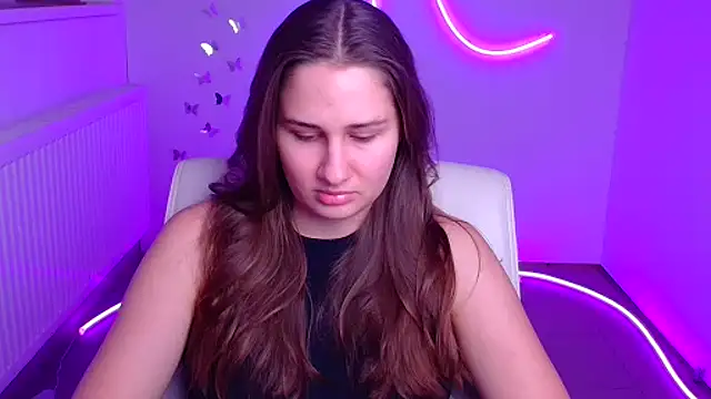 Snapshot of Stefanie_Sweet chatting on November 2025 06:49:01 AM Stefanie Sweet online show from November 2025 06:49:01 AM