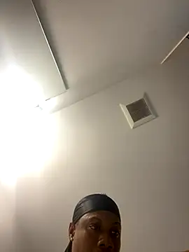 Snapshot of labishyoung25 chatting on November 2025 04:11:02 AM labishyoung25 online show from November 2025 04:11:02 AM