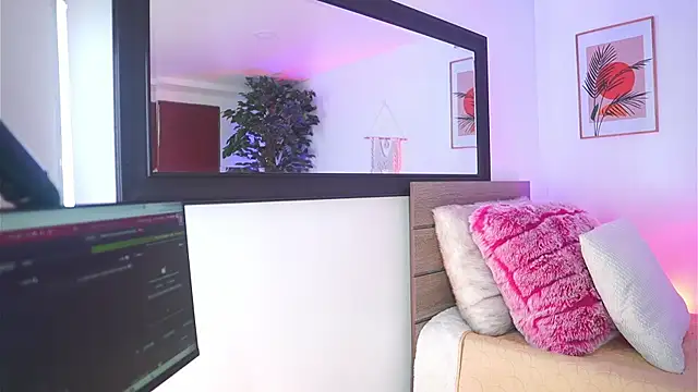 Snapshot of melissa_laurent_ chatting on November 2025 12:28:01 PM melissa laurent online show from November 2025 12:28:01 PM