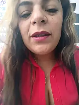 Snapshot of Mia-Glow chatting on November 2025 12:31:02 PM Mia-Glow online show from November 2025 12:31:02 PM