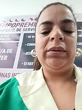 Snapshot of Mia-Glow chatting on December 2025 12:09:01 PM Mia-Glow online show from December 2025 12:09:01 PM