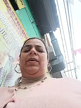 Snapshot of Mia-Glow chatting on December 2025 02:24:02 PM Mia-Glow online show from December 2025 02:24:02 PM