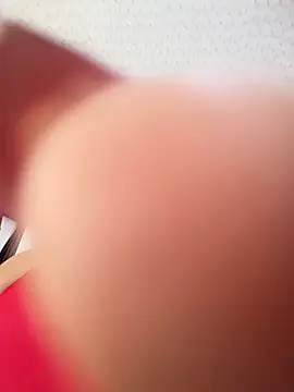 Snapshot of Mia-Glow chatting on December 2025 06:49:02 PM Mia-Glow online show from December 2025 06:49:02 PM