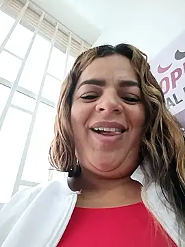 Snapshot of Mia-Glow chatting on January 2026 12:09:02 PM Mia-Glow online show from January 2026 12:09:02 PM