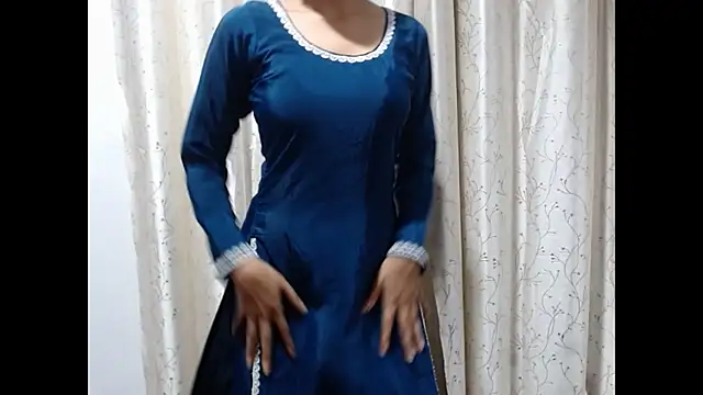 Snapshot of _kamyaa09 chatting on May 2026 05:29:01 PM kamyaa09 online show from May 2026 05:29:01 PM