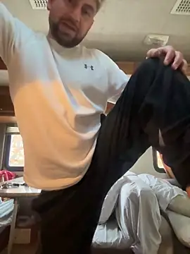 Snapshot of speakonit chatting on October 2025 11:53:01 PM speakonit online show from October 2025 11:53:01 PM