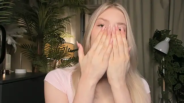 ChinBonnell online show from November 2025 05:44:01 AM