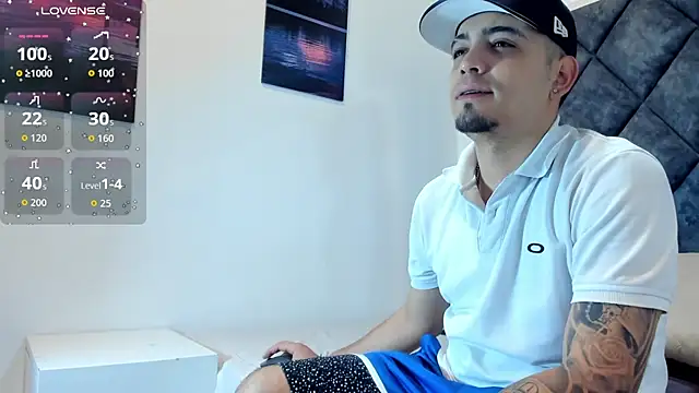 OwenStonne  online show from November 2025 12:15:02 PM