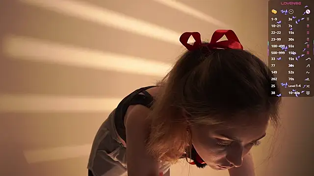 VernonKnapik online show from November 2025 10:04:02 AM