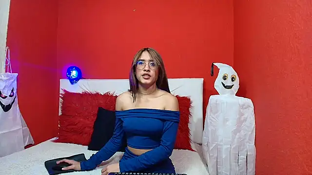 Snapshot of amy_lennox chatting on October 2025 01:24:02 PM amy lennox online show from October 2025 01:24:02 PM