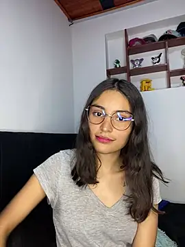 Snapshot of hotwife26 chatting on May 2026 09:30:02 PM hotwife26 online show from May 2026 09:30:02 PM