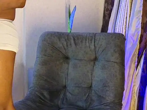 BenjaminCol  online show from October 2025 10:32:02 PM