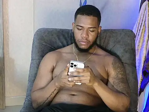 BenjaminCol  online show from October 2025 10:32:02 PM