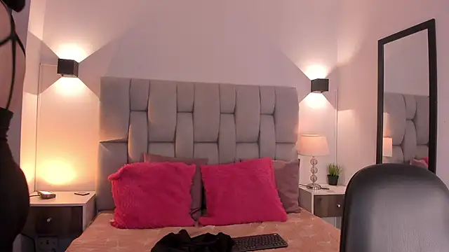 Seraphyne666 online show from February 2026 02:53:02 PM