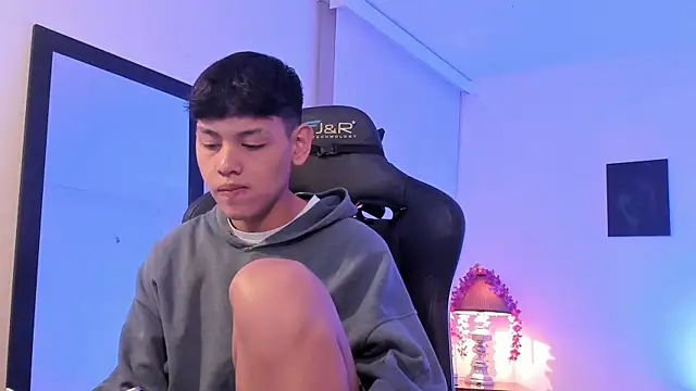 zeus blaze online show from October 2025 12:11:01 PM