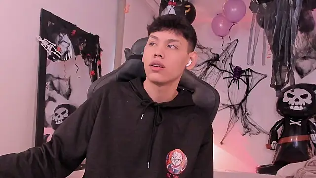 zeus blaze online show from October 2025 12:14:02 PM