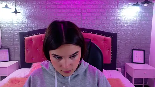 Natalie loffreda online show from September 2025 02:56:02 AM