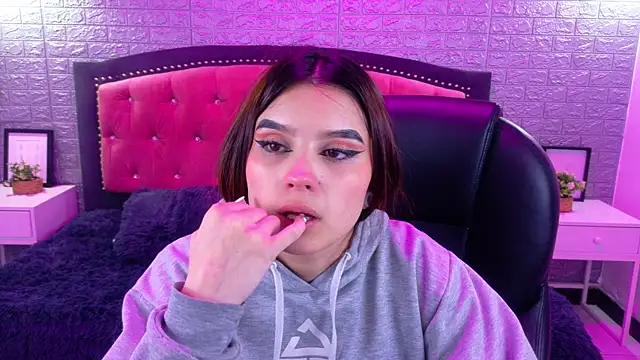 Natalie loffreda online show from November 2025 03:07:01 AM