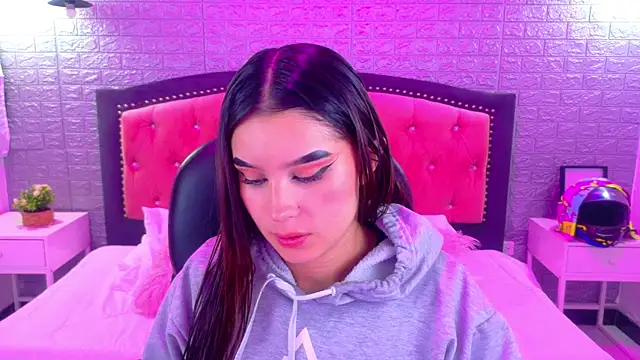 Natalie loffreda online show from January 2026 03:31:01 AM