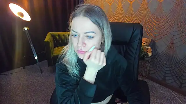 Anna Snows online show from April 2026 04:46:01 AM