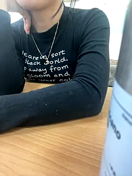 Snapshot of -NhaKy22 chatting on November 2025 02:12:01 AM -NhaKy22 online show from November 2025 02:12:01 AM