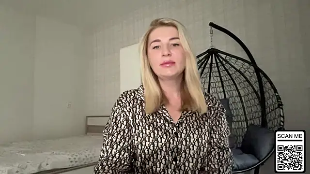 Snapshot of Blondie_xoxoxo chatting on June 2026 04:13:02 PM Blondie xoxoxo online show from June 2026 04:13:02 PM
