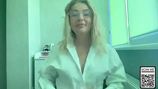 Snapshot of Blondie_xoxoxo chatting on July 2026 10:06:02 AM Blondie xoxoxo online show from July 2026 10:06:02 AM