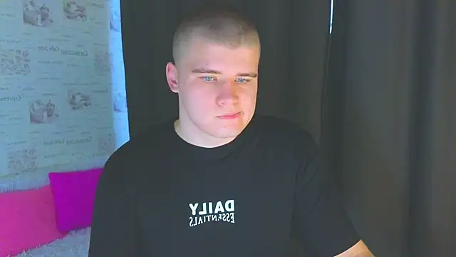 Snapshot of kittenmurr chatting on October 2025 01:03:02 AM kittenmurr online show from October 2025 01:03:02 AM