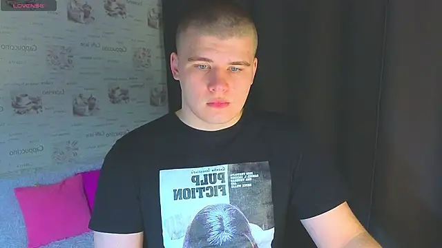 Snapshot of kittenmurr chatting on October 2025 08:19:01 PM kittenmurr online show from October 2025 08:19:01 PM