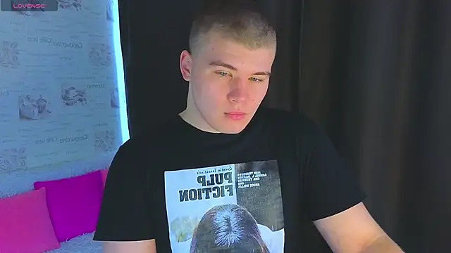 Snapshot of kittenmurr chatting on October 2025 05:19:02 AM kittenmurr online show from October 2025 05:19:02 AM