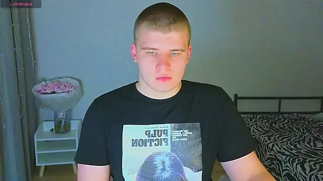 Snapshot of kittenmurr chatting on October 2025 08:32:01 PM kittenmurr online show from October 2025 08:32:01 PM