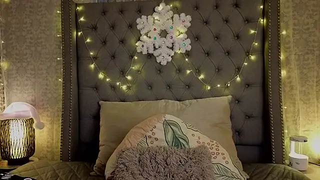 Snapshot of Abby_roussee chatting on December 2025 08:14:02 PM Abby roussee online show from December 2025 08:14:02 PM