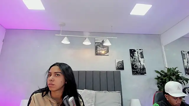 violet and myers online show from November 2025 11:31:01 AM