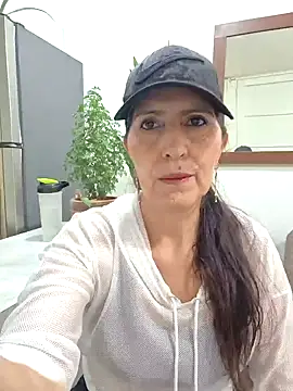 Snapshot of swity_foster chatting on June 2026 03:11:02 PM swity foster online show from June 2026 03:11:02 PM