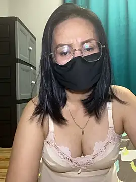 melyiaaa online show from April 2026 03:25:01 PM