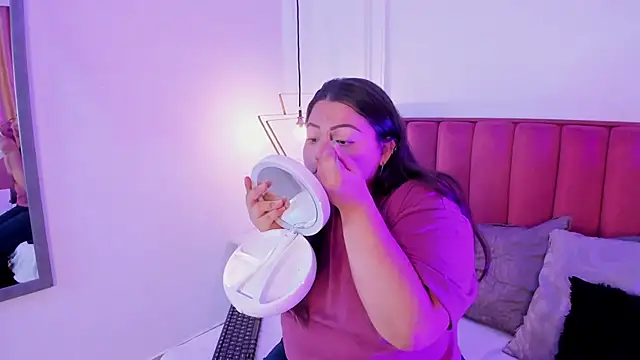 Snapshot of Tessa_Sinclaire chatting on September 2025 08:10:02 PM Tessa Sinclaire online show from September 2025 08:10:02 PM