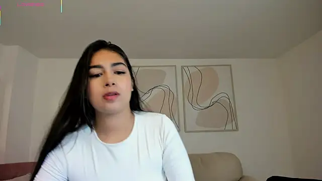 Snapshot of VeronicaBlue chatting on October 2025 10:21:02 AM VeronicaBlue online show from October 2025 10:21:02 AM