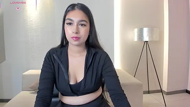 Snapshot of VeronicaBlue chatting on November 2025 09:30:02 AM VeronicaBlue online show from November 2025 09:30:02 AM