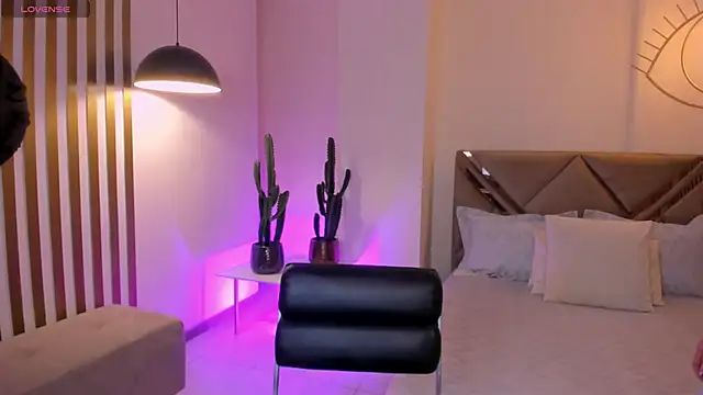 MaddisonTaylor1 online show from October 2025 07:43:01 PM