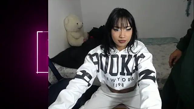 Papi Mami Live online show from November 2025 10:59:02 PM