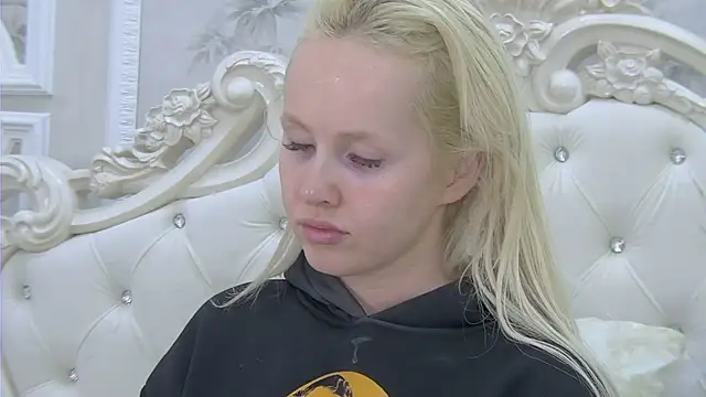 EllieFrosty  online show from November 2025 03:55:01 PM