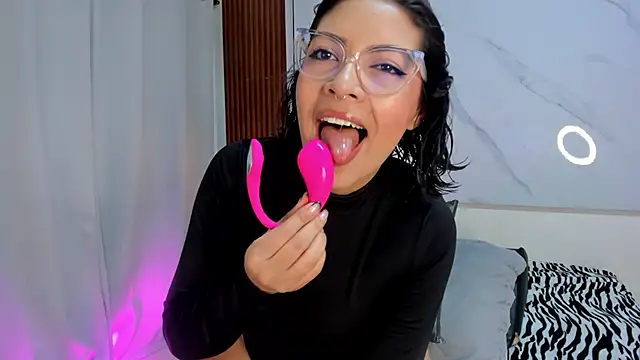 Snapshot of sara_zc chatting on December 2025 11:59:01 AM sara zc online show from December 2025 11:59:01 AM