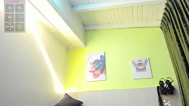 AtheneaArbelaez  online show from September 2025 12:43:02 PM