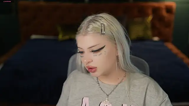 Snapshot of Yuki_sun chatting on November 2025 03:33:02 PM Yuki sun online show from November 2025 03:33:02 PM