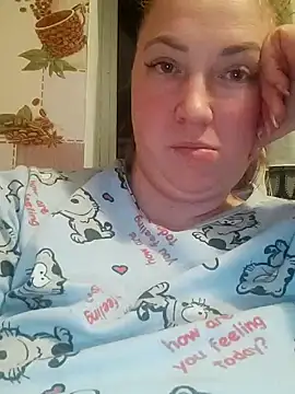 Kiss Eva online show from February 2025 04:47:01 PM