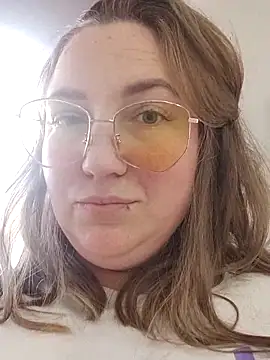 Kiss Eva online show from February 2025 12:54:01 PM