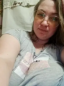 Kiss Eva online show from February 2025 09:09:01 PM