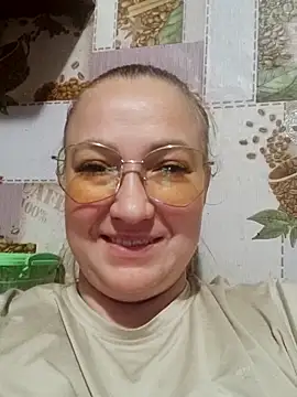 Kiss Eva online show from September 2025 07:47:02 PM